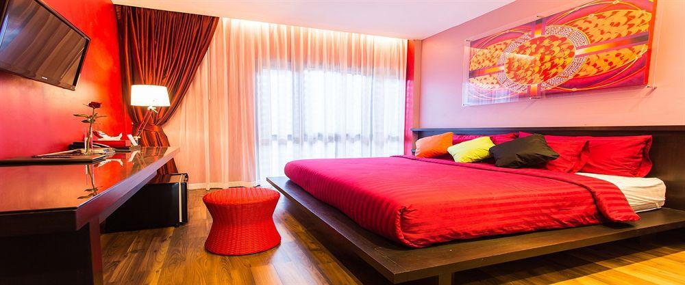 Third Rock Hostel Бангкок Экстерьер фото