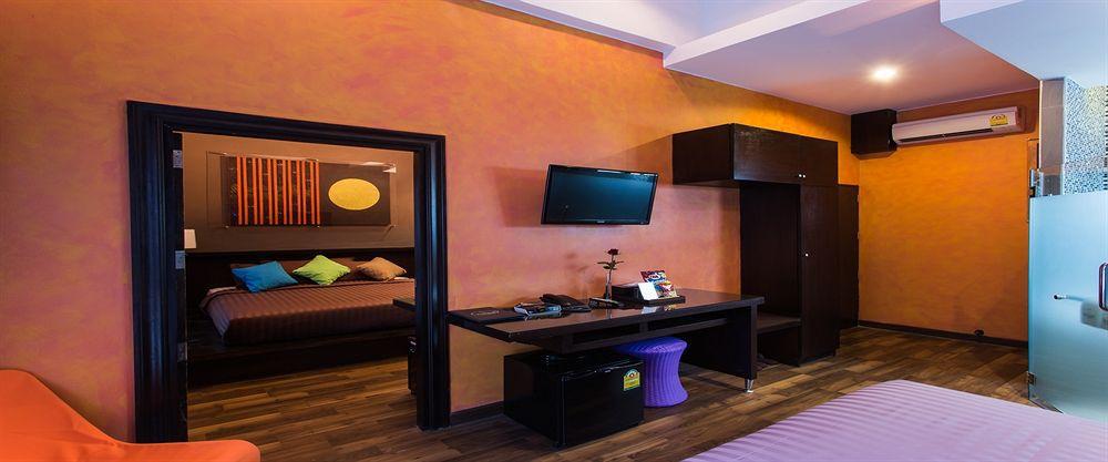 Third Rock Hostel Бангкок Экстерьер фото