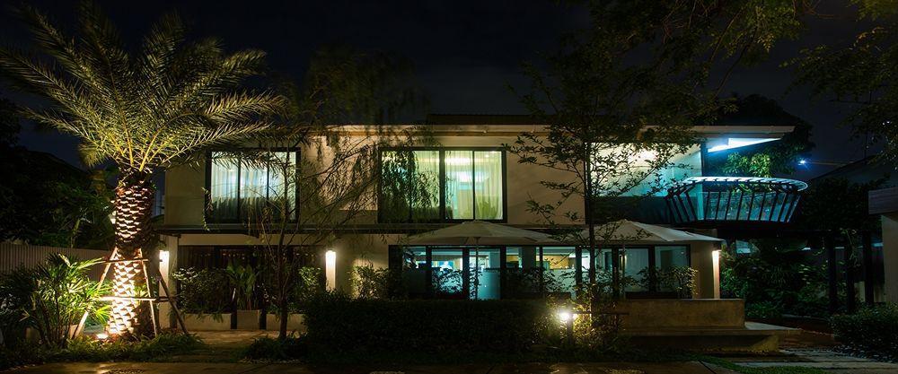 Third Rock Hostel Бангкок Экстерьер фото