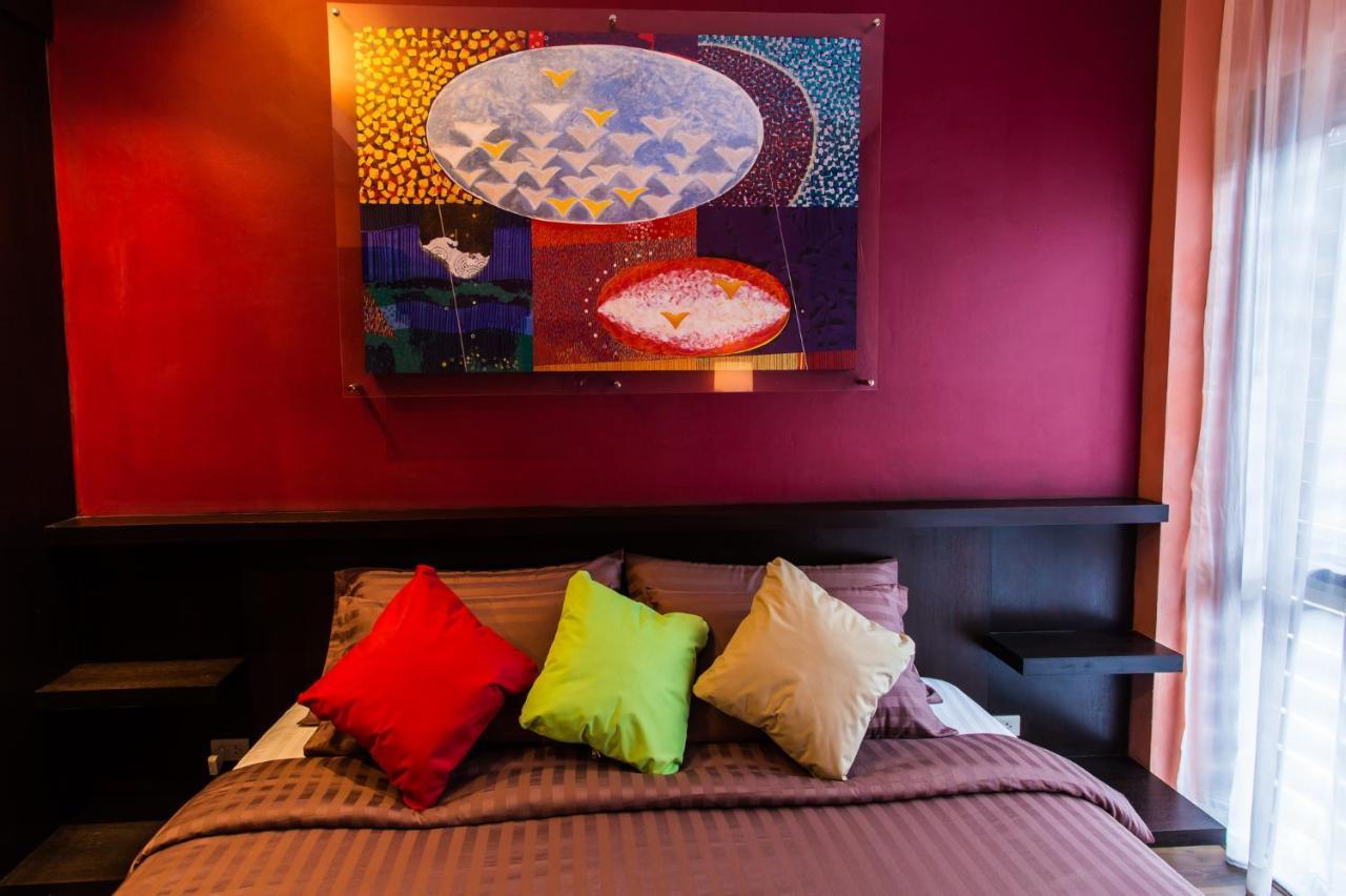 Third Rock Hostel Бангкок Экстерьер фото