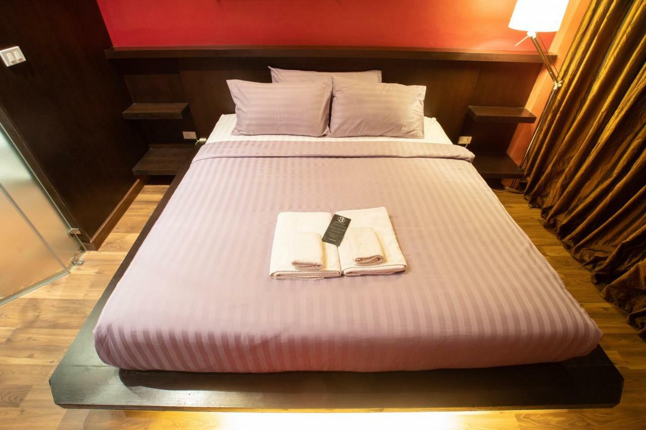 Third Rock Hostel Бангкок Экстерьер фото
