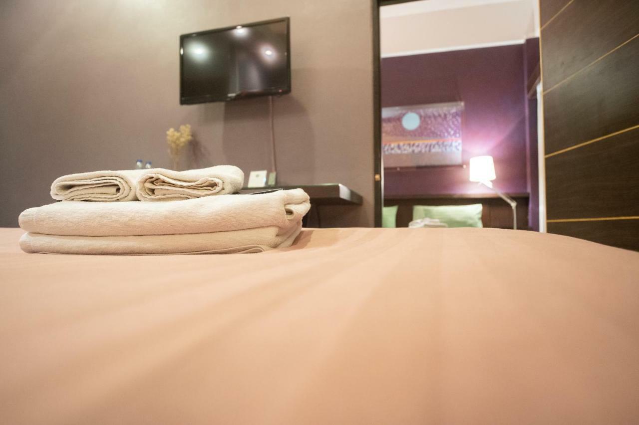 Third Rock Hostel Бангкок Экстерьер фото