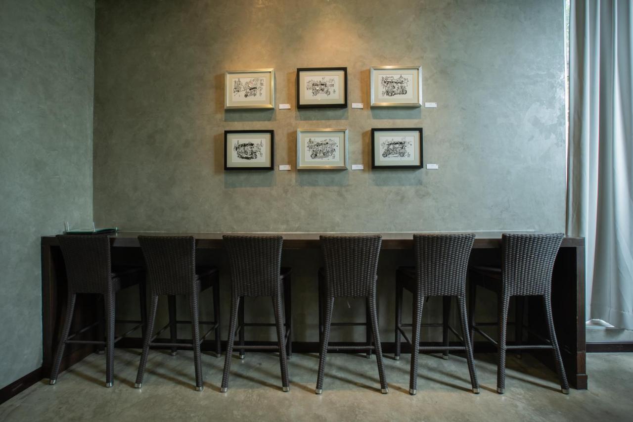 Third Rock Hostel Бангкок Экстерьер фото