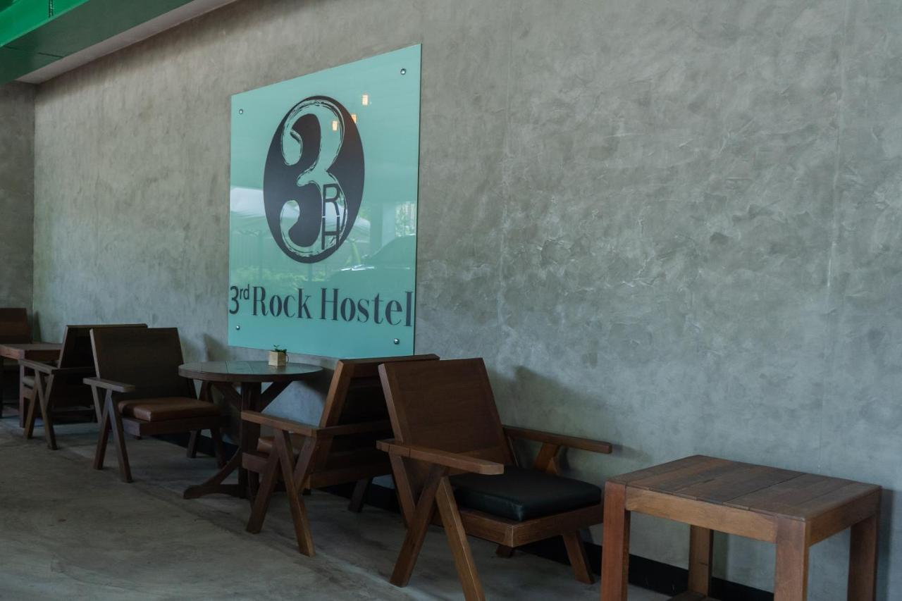 Third Rock Hostel Бангкок Экстерьер фото